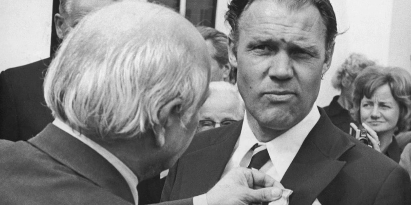 HLV Huyền Thoại Rinus Michels
