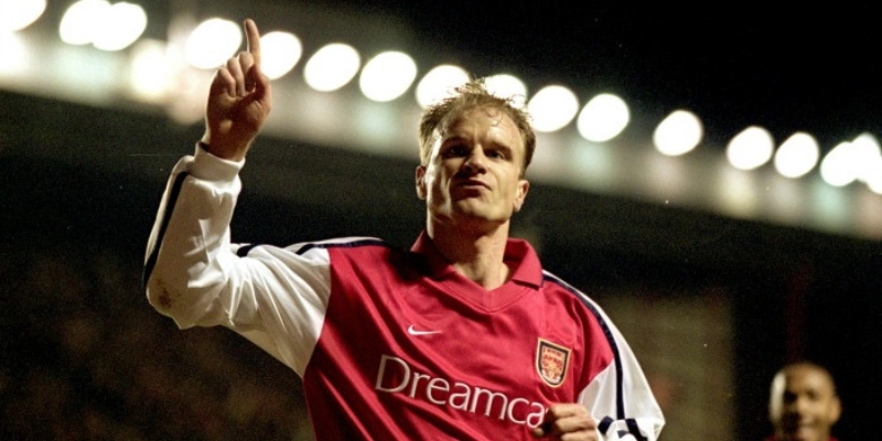 Dennis Bergkamp: Huyền Thoại Bóng Đá Hà Lan 3 Dennis Bergkamp