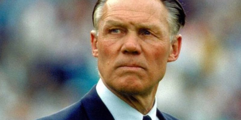 Rinus Michels: Huyền Thoại Định Hình Bóng Đá Hiện Đại 4 Rinus Michels